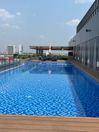 Roof top pool 