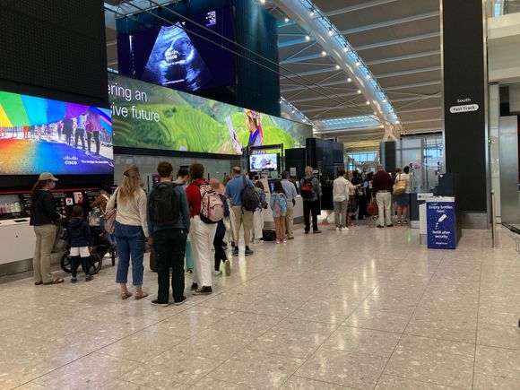 Fast Track queue at 0530