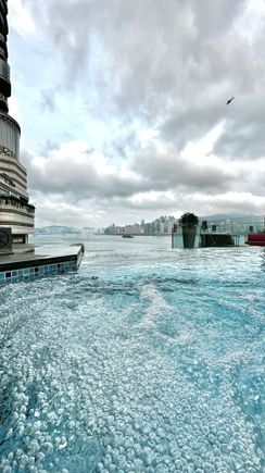 Infinity Jacuzzi 