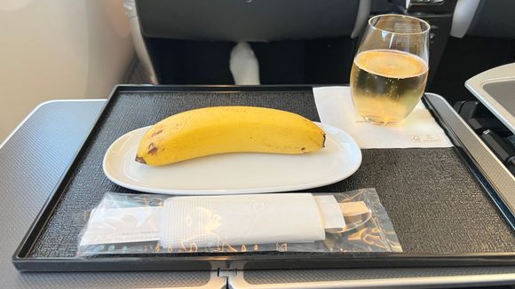 business class breakfast on JAL