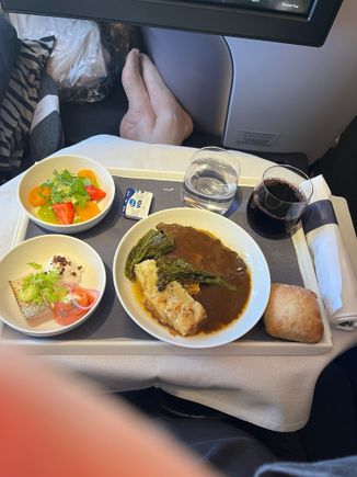 The main was the pre-ordered slow cooked beef entrecôte steak.  It was a nice dish. 