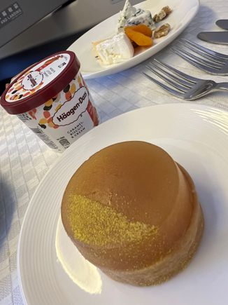 Oolong tea cake, ice cream and cheese plate
