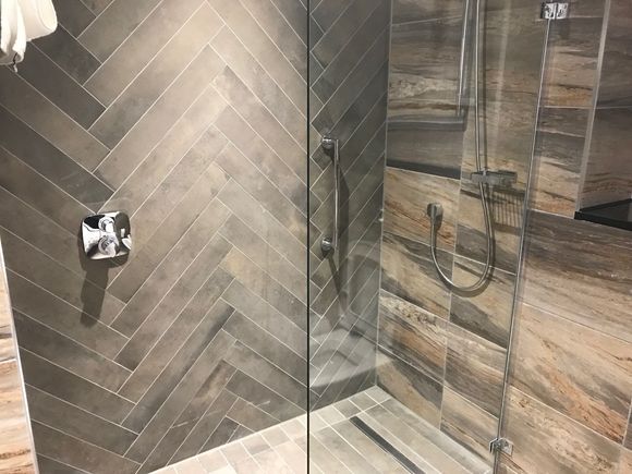 Doubletree Kingston Bathroom