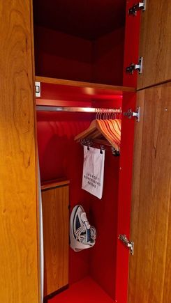 The trouser press – which I still believe is mandatory for the highest category hotels – was well-hidden in a cabinet. I think it used to be mounted on the wall.