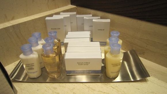 Neutrogena Amenities