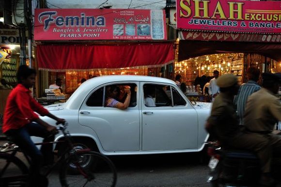 Hyderabad - Street Life in Charminar 2010 FEB 12