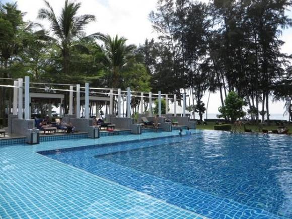 Infinity pool