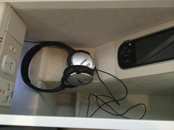 La Première Suite - Bose QuietComfort 3 headset