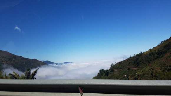 Subiendo por el Cajas a Cuenca Santa Ana de los cuatro ríos, con un sol esplendido, y buen tiempo.