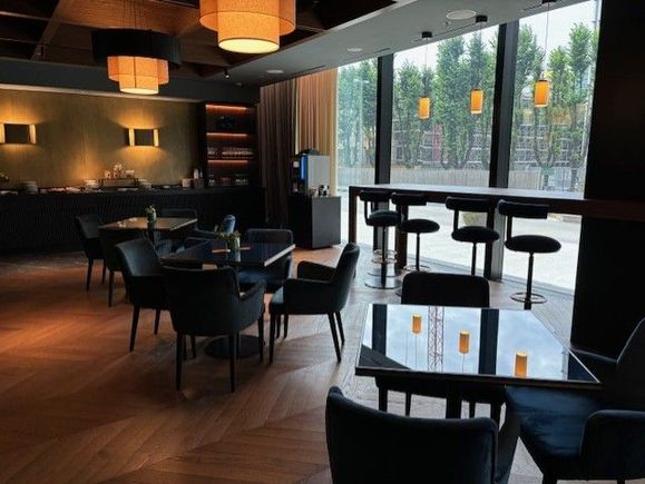 Exec. Lounge