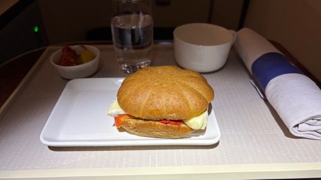 About 1.5 hours before landing, we were served the Turkey ham and Camembert cheese sandwich. 