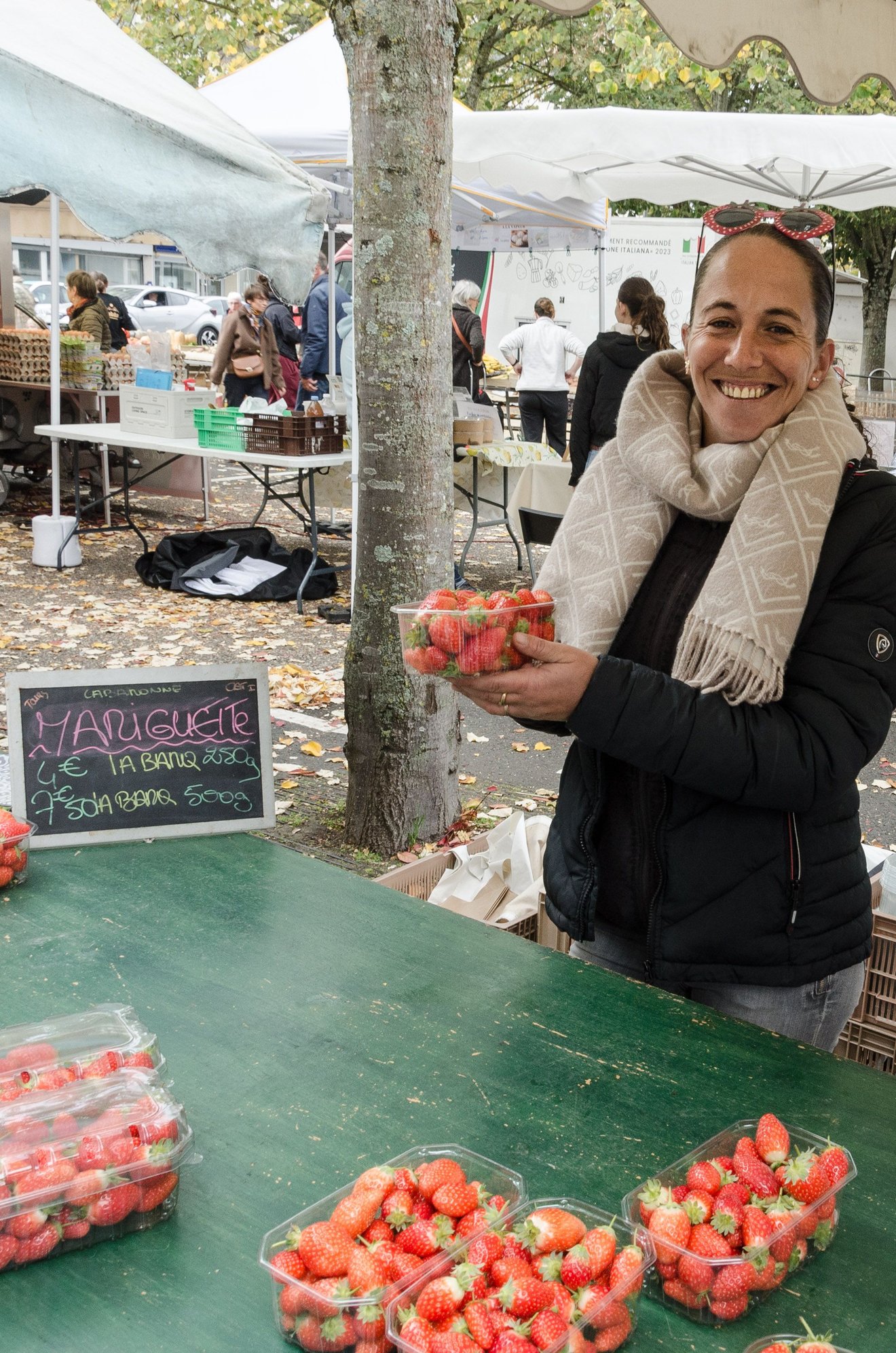 At the smaller but still worthy Rabelais weekly market in Tours, we found the friendly gal who ran the Domaine Chatenay strawb stall. Our Tours landlady Fanny had recommended this booth.