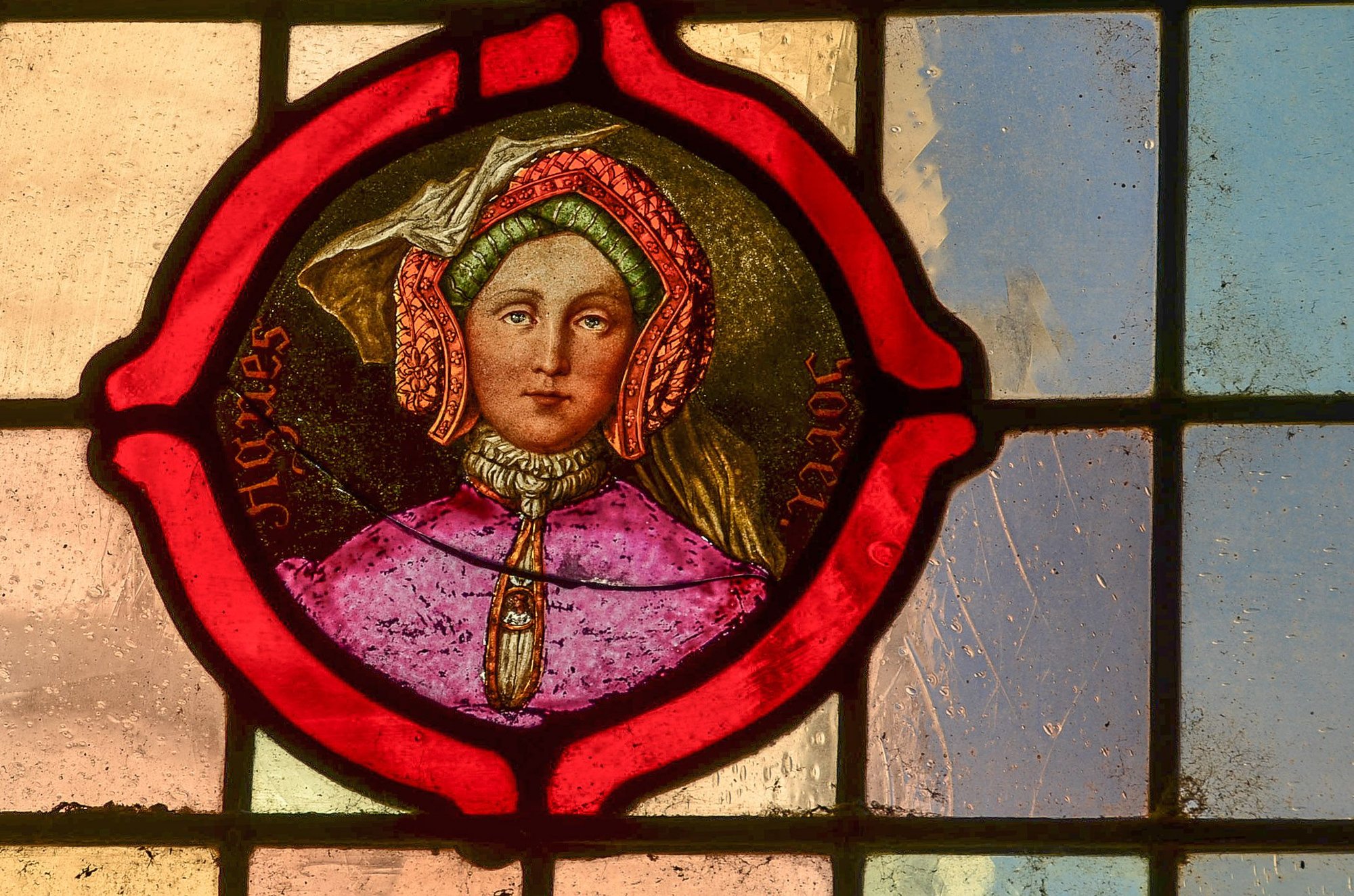 Pair of glass portraits in the Loches Chateau.
