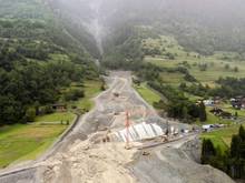 The access road to Lourtier, Fionnay, Brecholey, Bonatchiesse and Mauvoisin (Canton of Valais) is actually closed after a avalanche