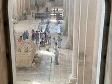 View of Pedro and Inês’ tomb from above