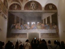 Early stages of entry for the Last Supper; everyone trying to get their photo