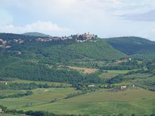 Montefollonico in the distance