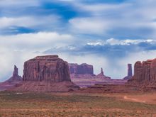 We had a young brother and sister from the Navaho tribe drive/guide us around. They were excellent.