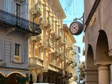 
Taken this afternoon. We had a smooth train ride to Lugano, some snow along the route but no delays, and then had a lovely lunch and did some final . Christmas shopping. Bright sunshine in Lugano and brisk but not bone-chilling weather. Next week: Gstaad, Scuol, and maybe Wengen or Zermatt