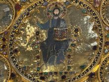 The Pala d'Oro - the high altar - The Golden Altarpiece is a stunning golden wall 