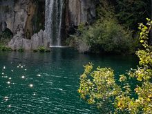 Oh look, another emerald green lake at Plitvice!  The waters really ARE this turquoise green!