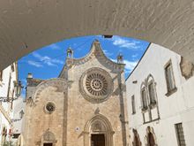 The Scoppa arch, toward the cathedral