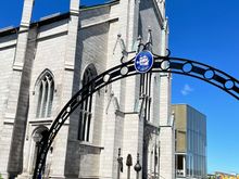 Maison d’Literature - exterior