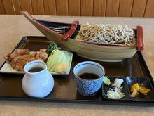 Soba noodles with fried chicken