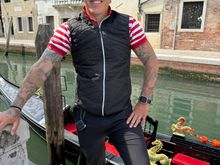 Our happy and friendly gondolier!