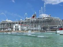 There's a modern development on the north/west side of La Cala with terraces, restaurants and walkways that ring the ruins of the Castello a Mare. This is adjacent to the cruise ship terminal.