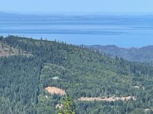 This is a shot from the first pick pull off as you are coming up the hill to the Ridge.  Remember, pass it by, catch it on the way back.  There is a small thin line across the water, that's Victoria, Canada