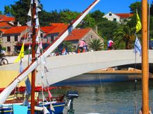 Picture of the big modern bridge with bikers