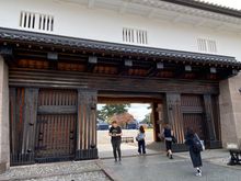 The Kahoku-mon gate, which serves as the main gate of Kanazawa Castle, has been restored to its former condition after 130years.

