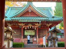 Osaka Shrine,  located to the north of Kanazawa Castle, was built in 1643, and is an important cultural property. 
