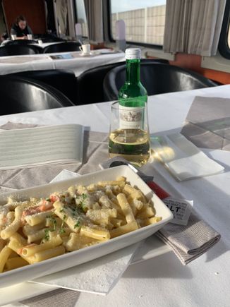 The Mac and cheese is even edible! I know how sad that sounds but given my experiences with Amtrak my expectations start at basement level🤣