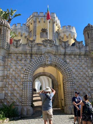 It’s almost impossible to avoid pix with other people smack in the center of your shots!