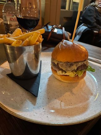 Burger- The Wilton Arms