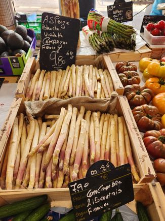 In May 2004, I saw white asparagus for the first time in the Marche Forville in Cannes, France. In May 2023, I returned to buy and cook it.