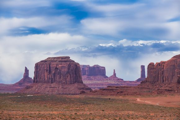 We had a young brother and sister from the Navaho tribe drive/guide us around. They were excellent.