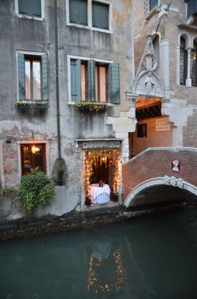 romantic restaurant