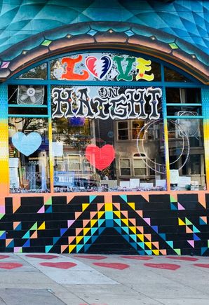 The vibe is still Groovin in their old hood. 