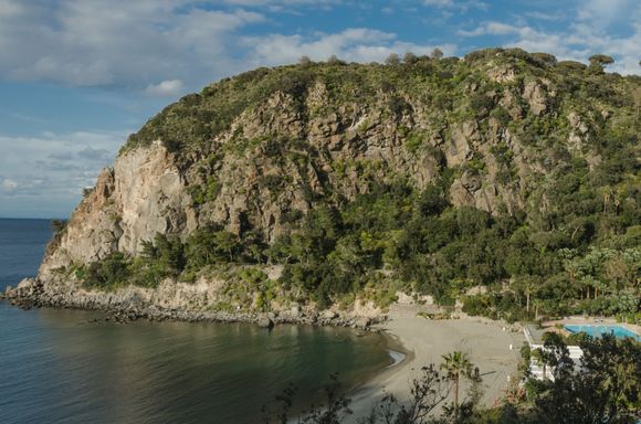 The village Lacco Ameno is where one finds one of the more attractive thermal spas on the island: Negombo. Its sheer variety of offerings from various massages, to different water-bathing designs, to unique pools, a coveted beach (shown here) and more, make this a good choice. Unfortunately, we'd been misled by a claim on trip Advisor, wherein someone suggested that this spa was open off-season 'during weekends'. Not true. Sigh...  