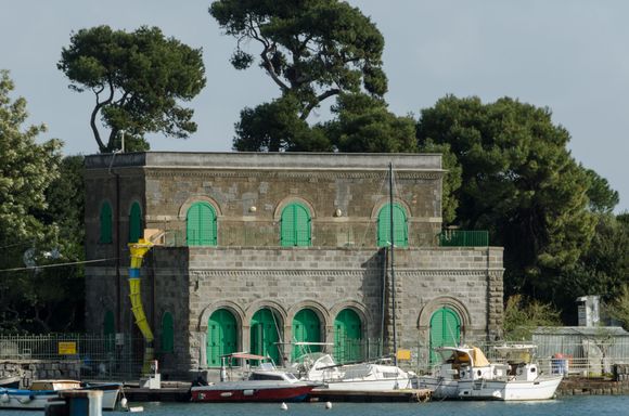 Porto was a lake until the 19C. Then the King had it opened into its current form. This waterfront building was his private fishing lodge.