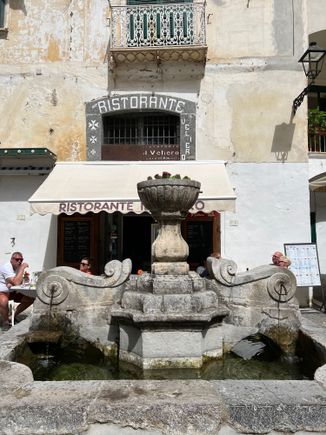Another great restaurant, this one in Altrani.  