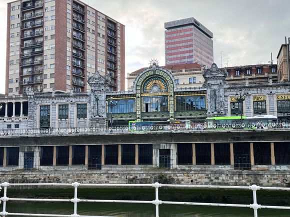 The new and the old, Bilbao