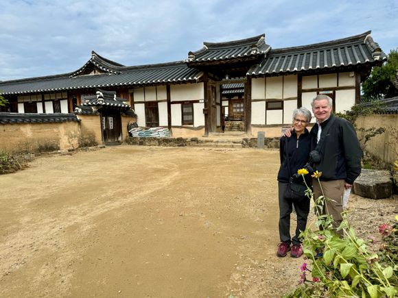 Confucius scholar home in 1300s; same family owns today. 