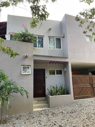 After a early morning wake up we head out the door of our apartment.