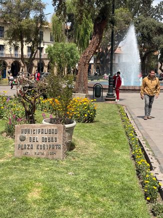 San Francisco square with a garden in the center