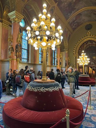Parliament has 700 rooms. It is the largest building in Hungary