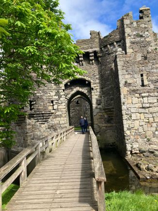 Beaumaris castle - entrance